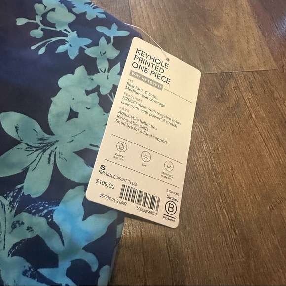 Athleta Keyhole Printed One Piece NWT sz S - Picture 8 of 10